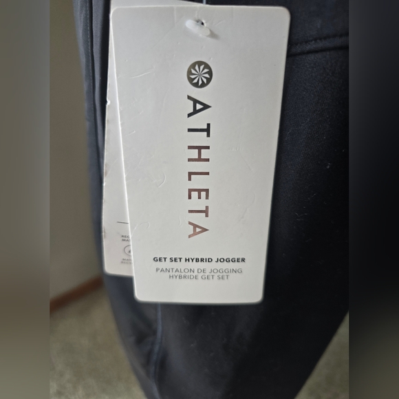 ATHLETA Get Set Hybrid Joggers Size Large - Picture 8 of 11